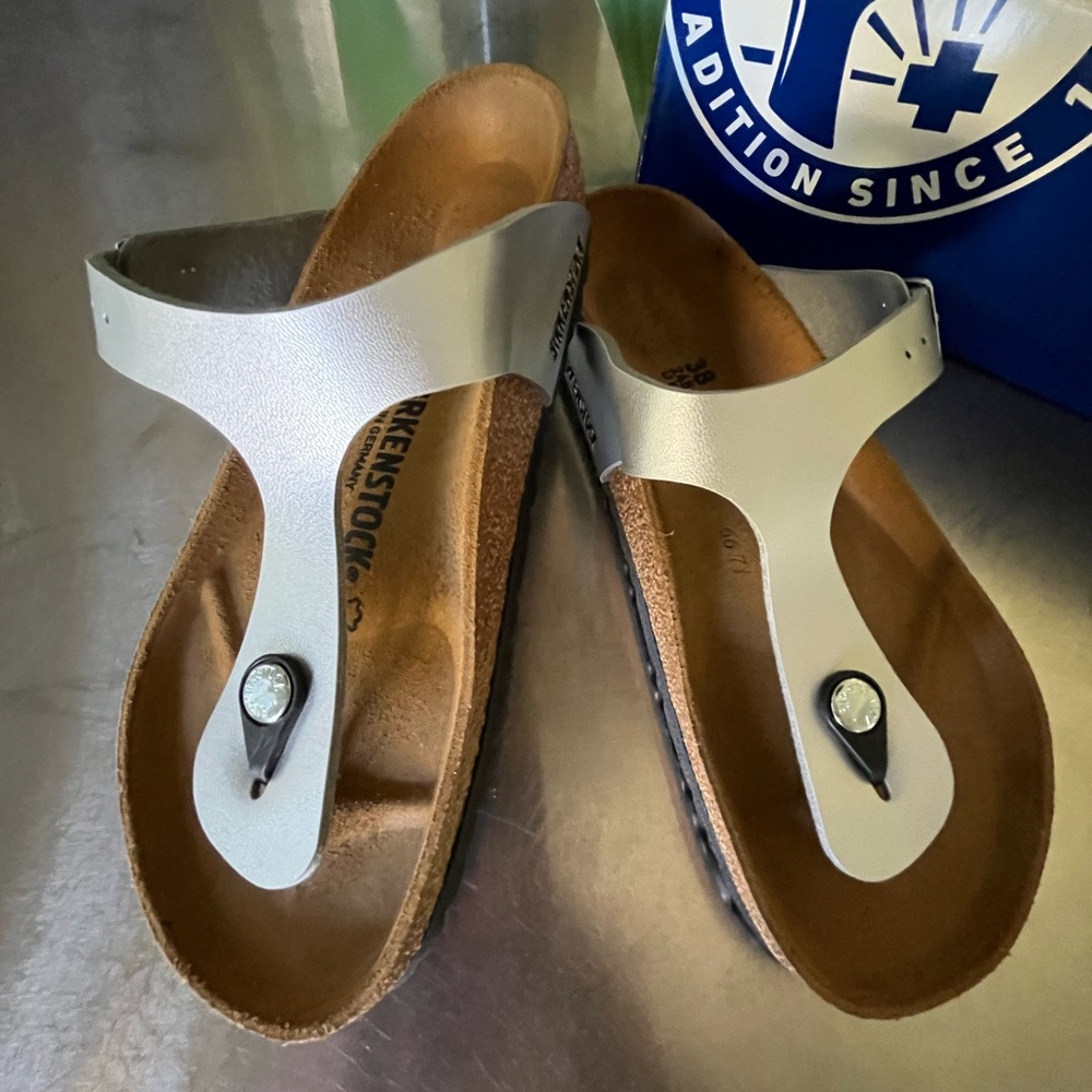NIB BIRKENSTOCK GIZEH-Silver, Size 38